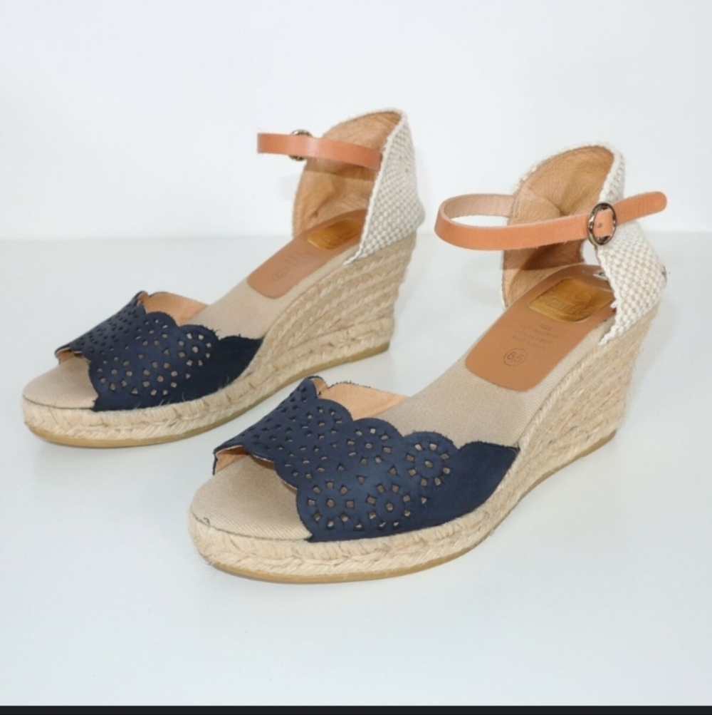 ANTHRO KANNA Navy Laser Cut Peep-Toe  Wedge Heel Espadrilles Sz 9/2.75" Heel
